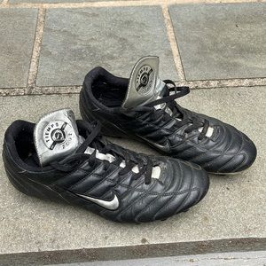 NIKE Men’s Soccer Football Boots/Cleats Tiempo 2002 Hard to Find Size 11